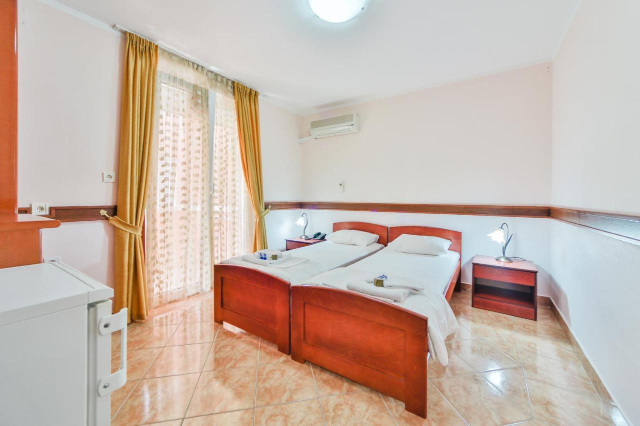 Garni Hotel Koral Будва Екстериор снимка