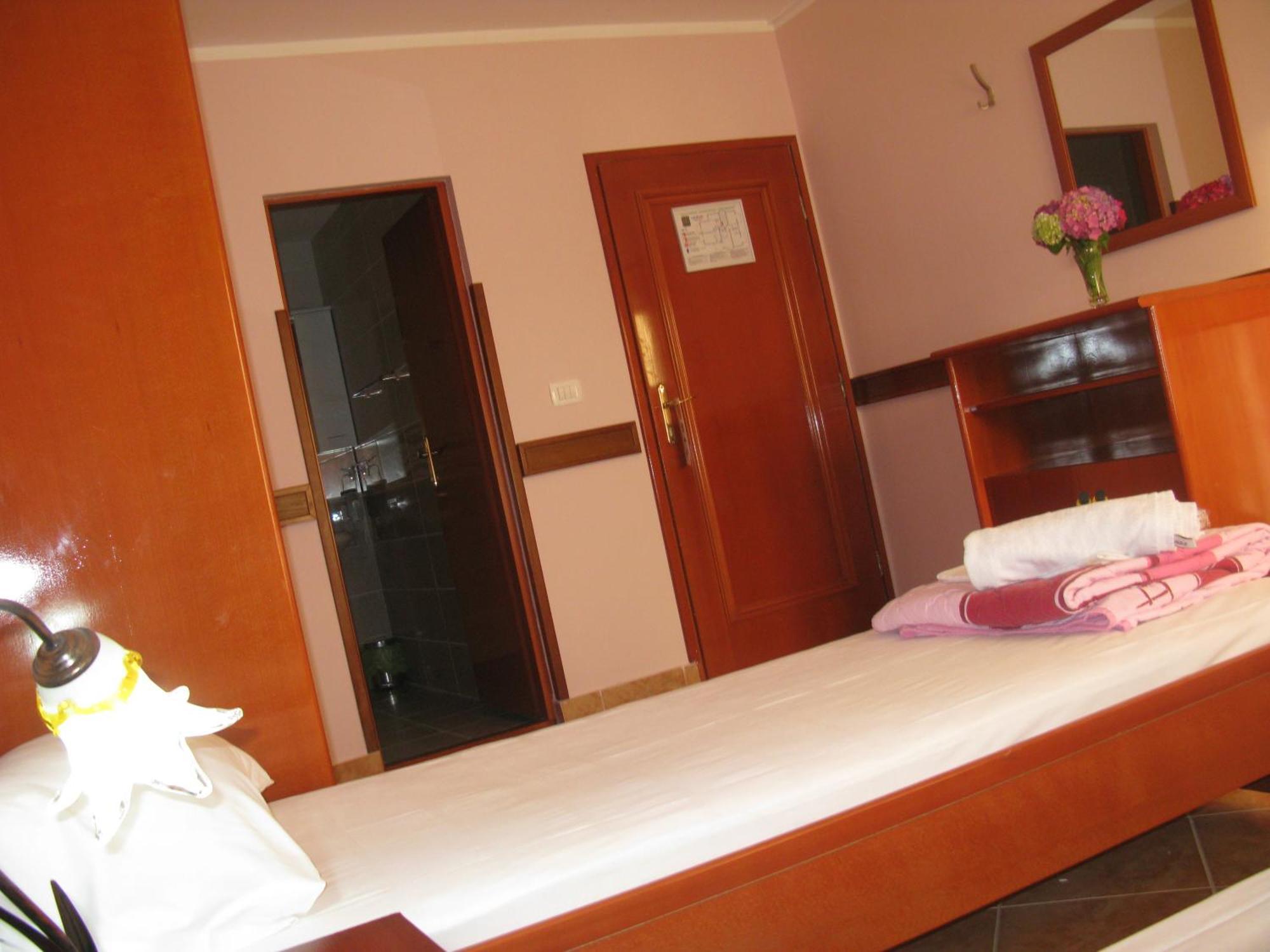 Garni Hotel Koral Будва Стая снимка